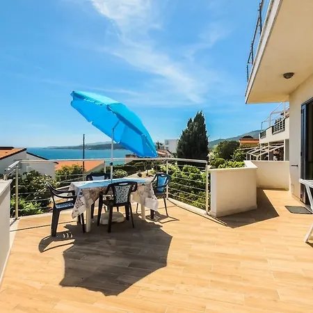 Jana's Flat - Seafront Apartment