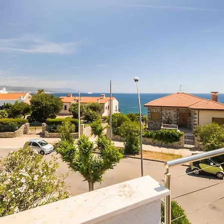 Jana's Flat - Seafront * Fertilia