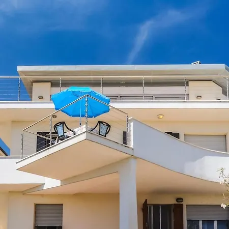 Jana's Flat - Seafront Fertilia